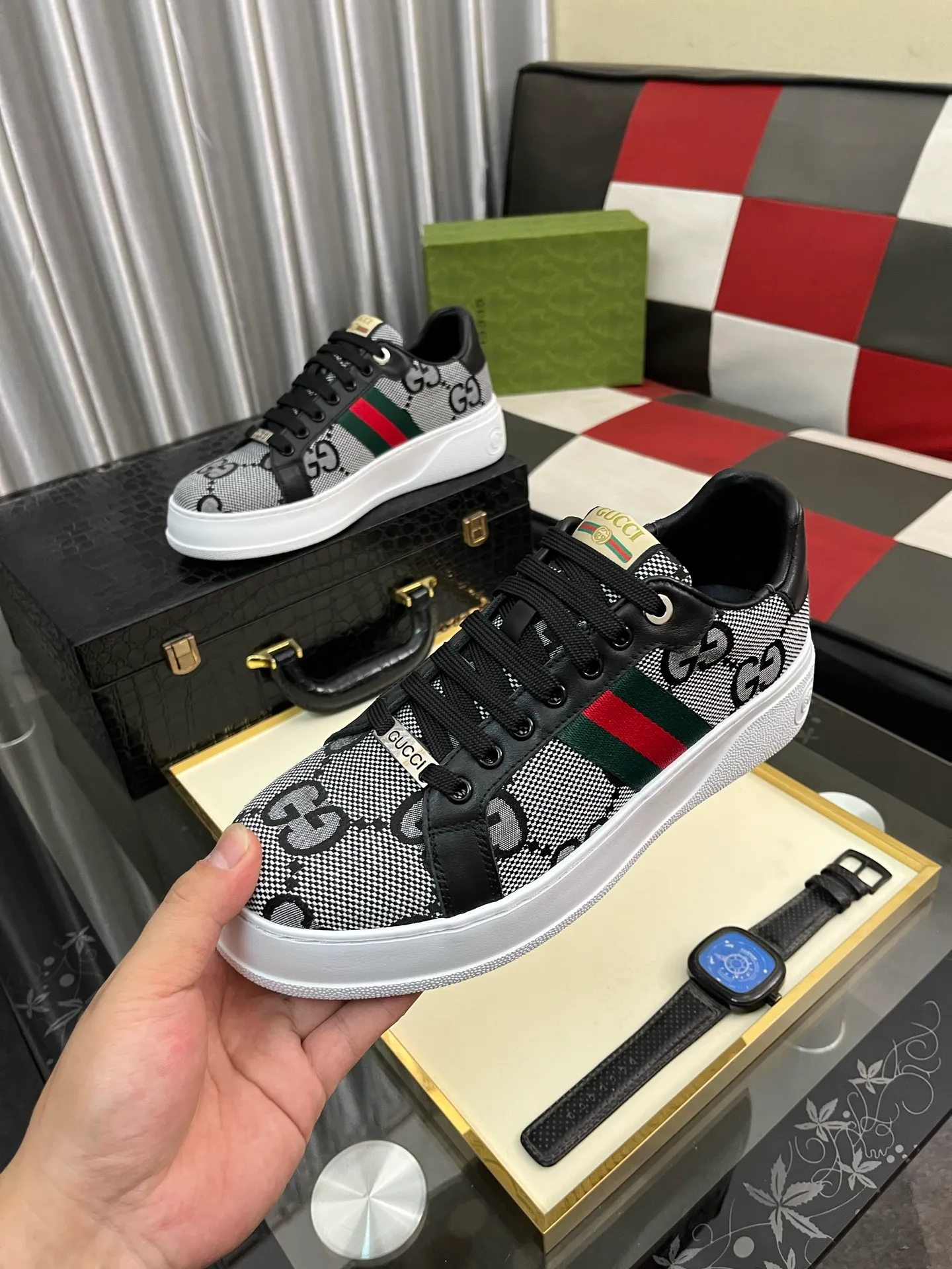 Men's Men's Shoes 💰420⌚️⌚️《Gucci*》The latest hot style casual shoes, top brand [seduce] luxury~purchase, top~quality. [Strong] The upper is made of imported breathable cowhide with material ➕ breathable sheepskin feet (•) and fine workmanship. The original stylish and stylish soft rubber wear-resistant outsole is light and comfortable on the foot. The real thing looks better when photographed in real life. 305: code: 38-44, 3️⃣ colors available